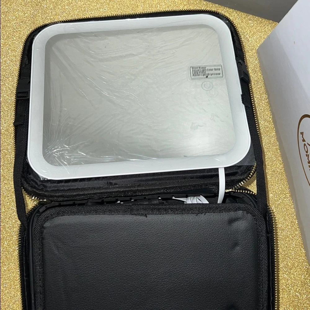 NIB Momira Black Train / Makeup Case with Light Up Mirror